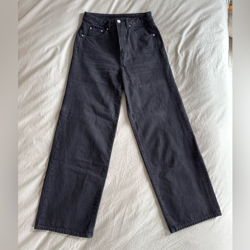 Toteme flair fit jeans in black, size 26/32